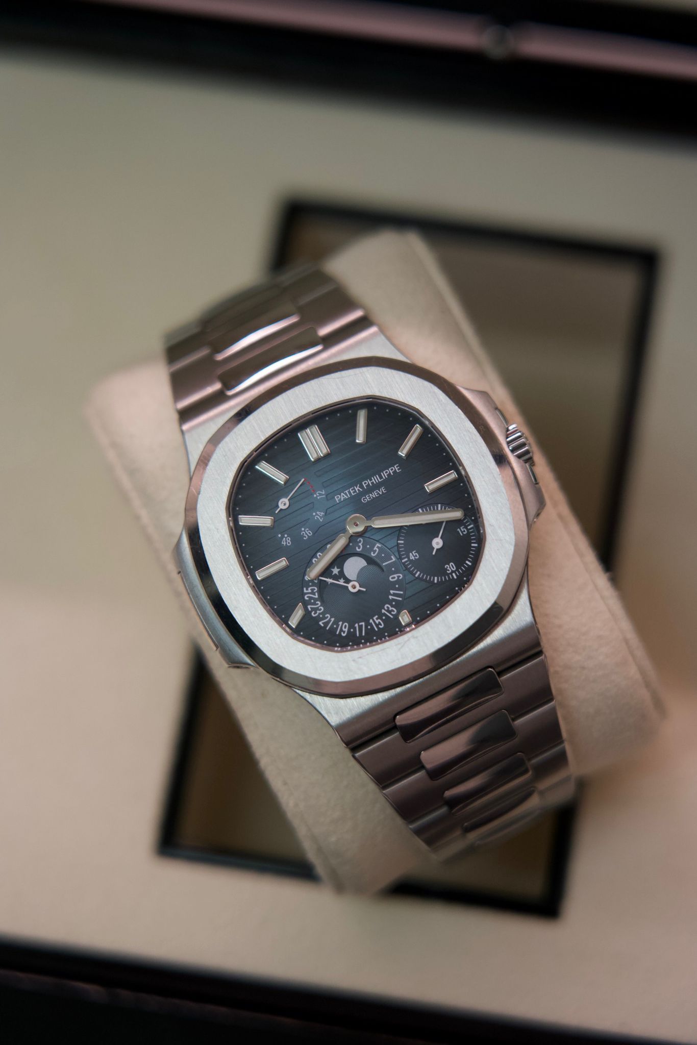 Patek Philippe Nautilus 5712 5712 1 A